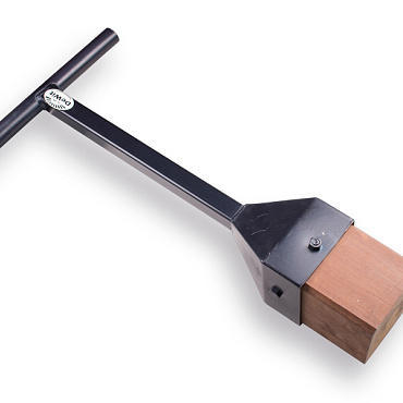 Bandenstamper DE WIT staal met houten blok 14,5 x 14,5 cm, gewicht 10 kg