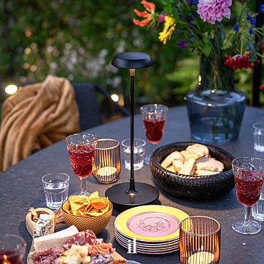 in lite sway table black