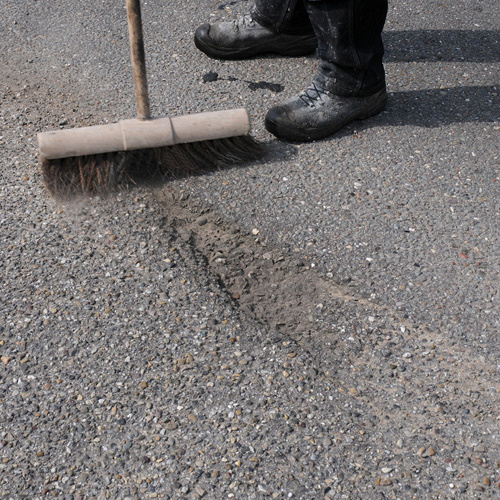 Varifalt Kleefprimer Koudasfalt primer Zwart 600 ml