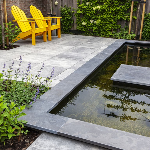 Hoek Vijverrand Blue Moon Honed Linea 50/30x50x3 cm