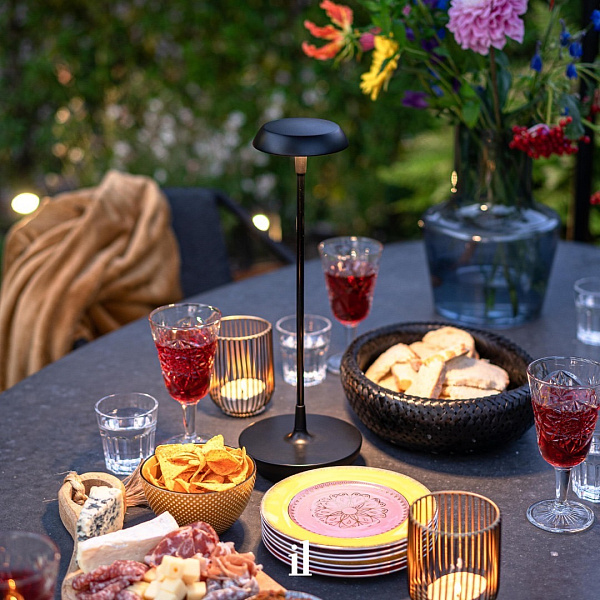 In-Lite Sway Table Black