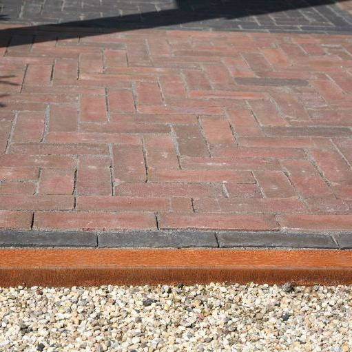 Uprofiel gelijkzijdig opsluitband 5cm 300x5,1x5,1x5,4 - CORTEN